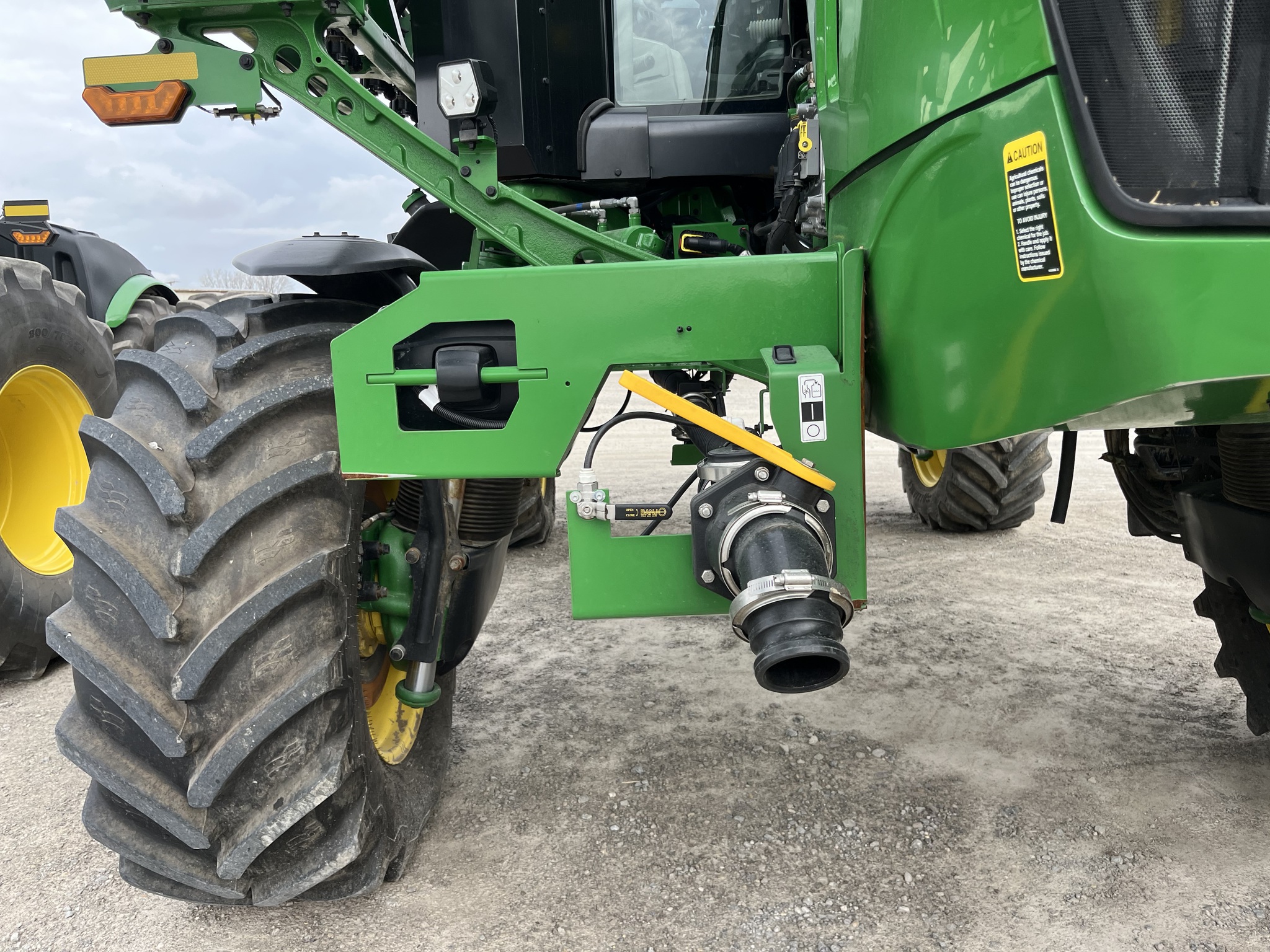 2023 John Deere 410R Image 8