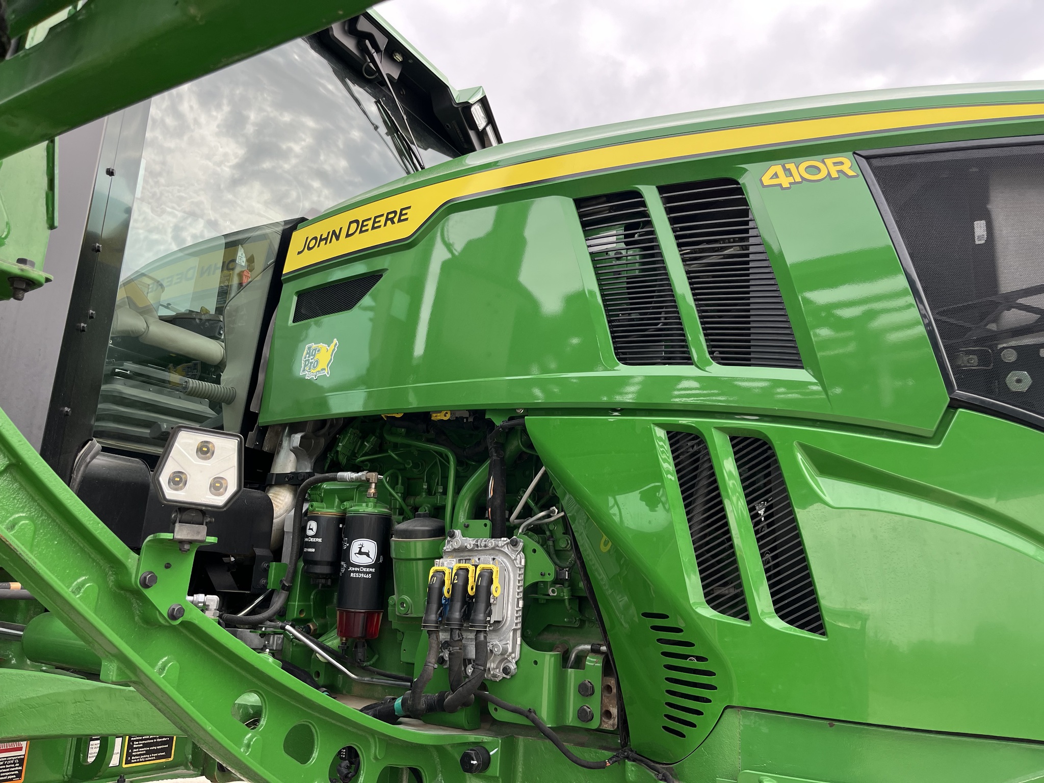 2023 John Deere 410R Image 7