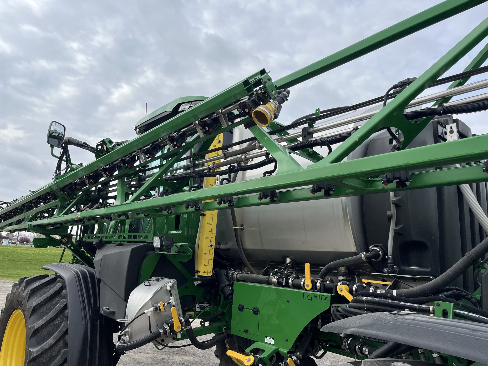 2023 John Deere 410R Image 27