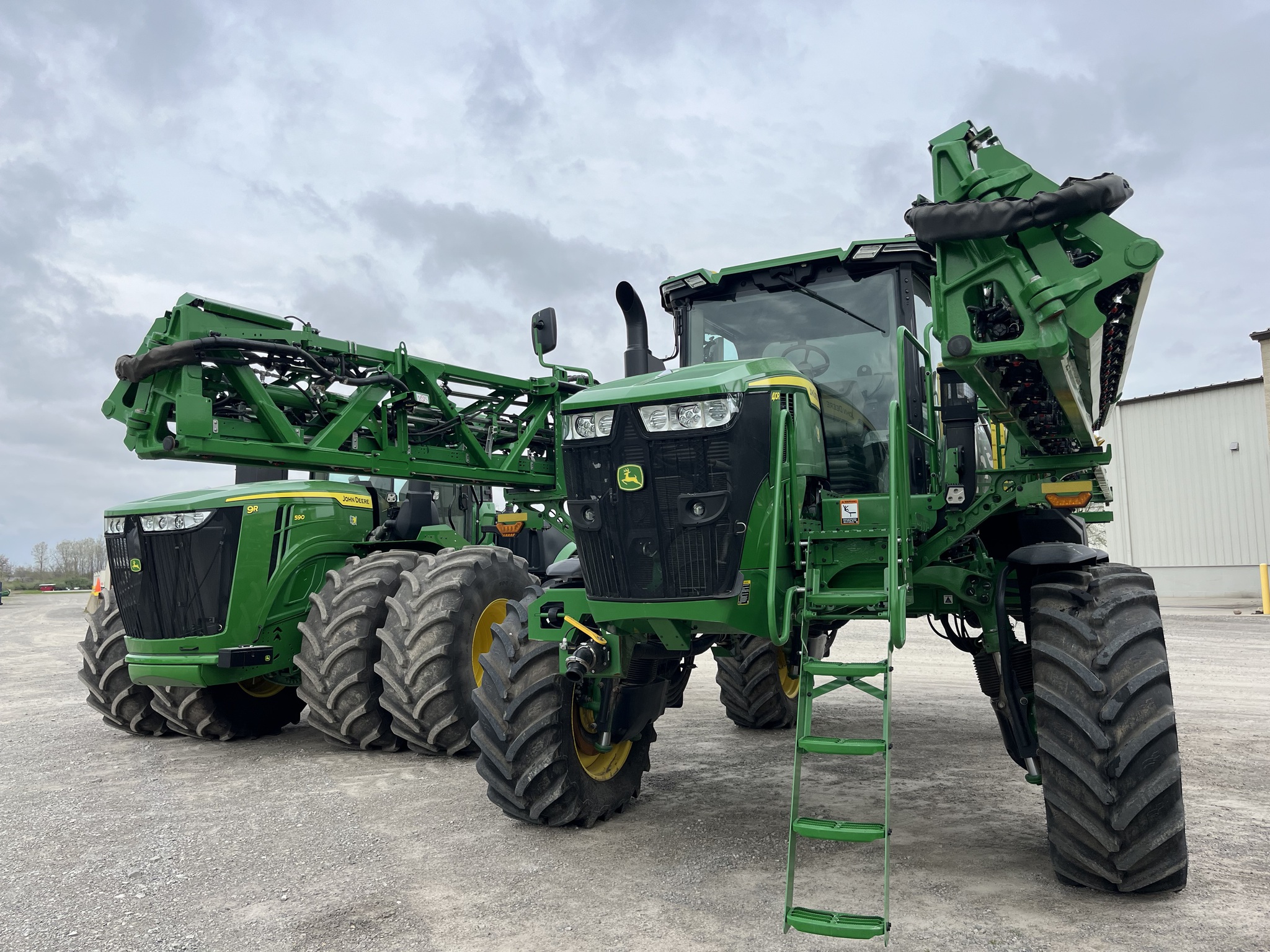 2023 John Deere 410R Image 5