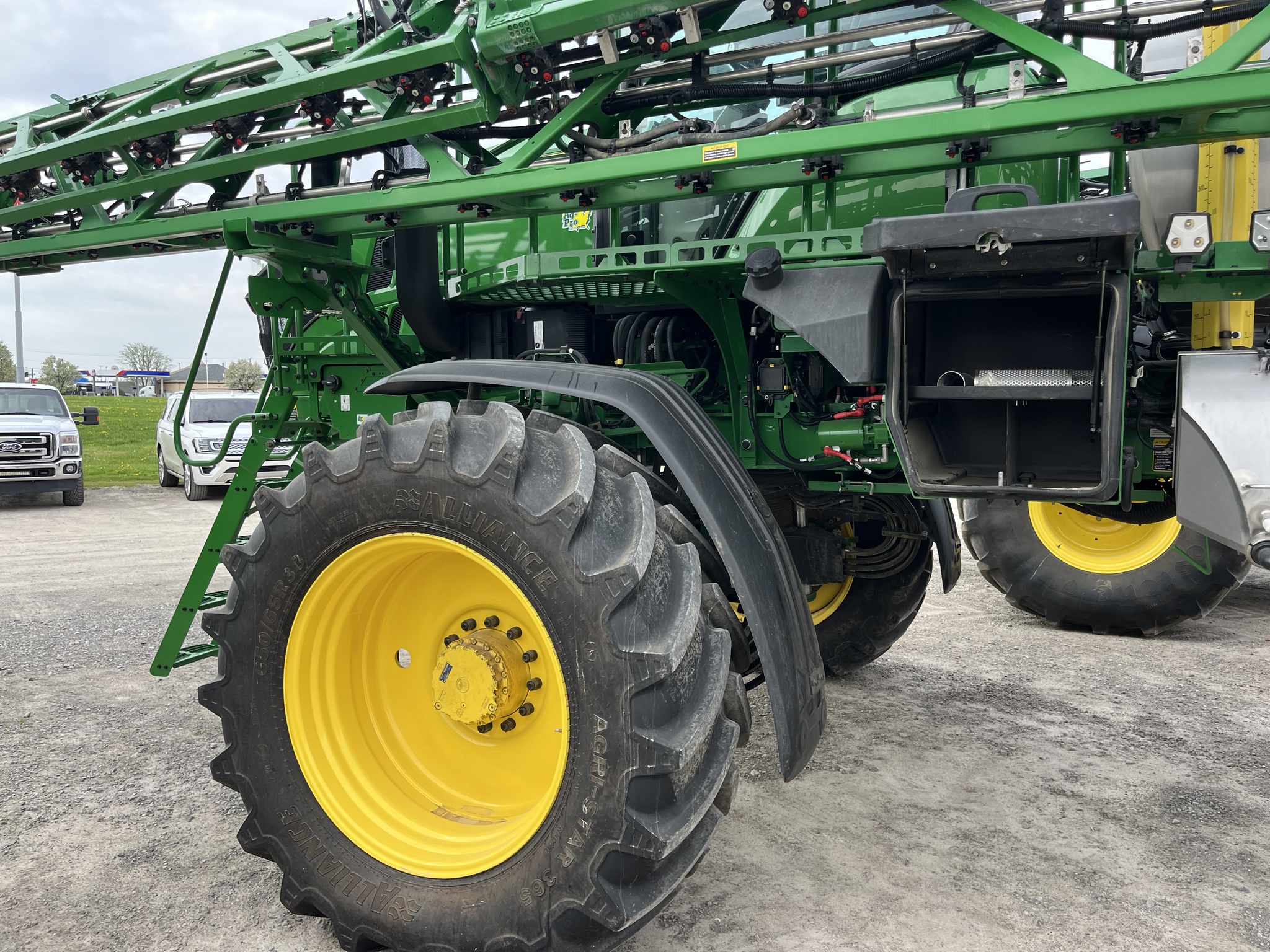 2023 John Deere 410R Image 32