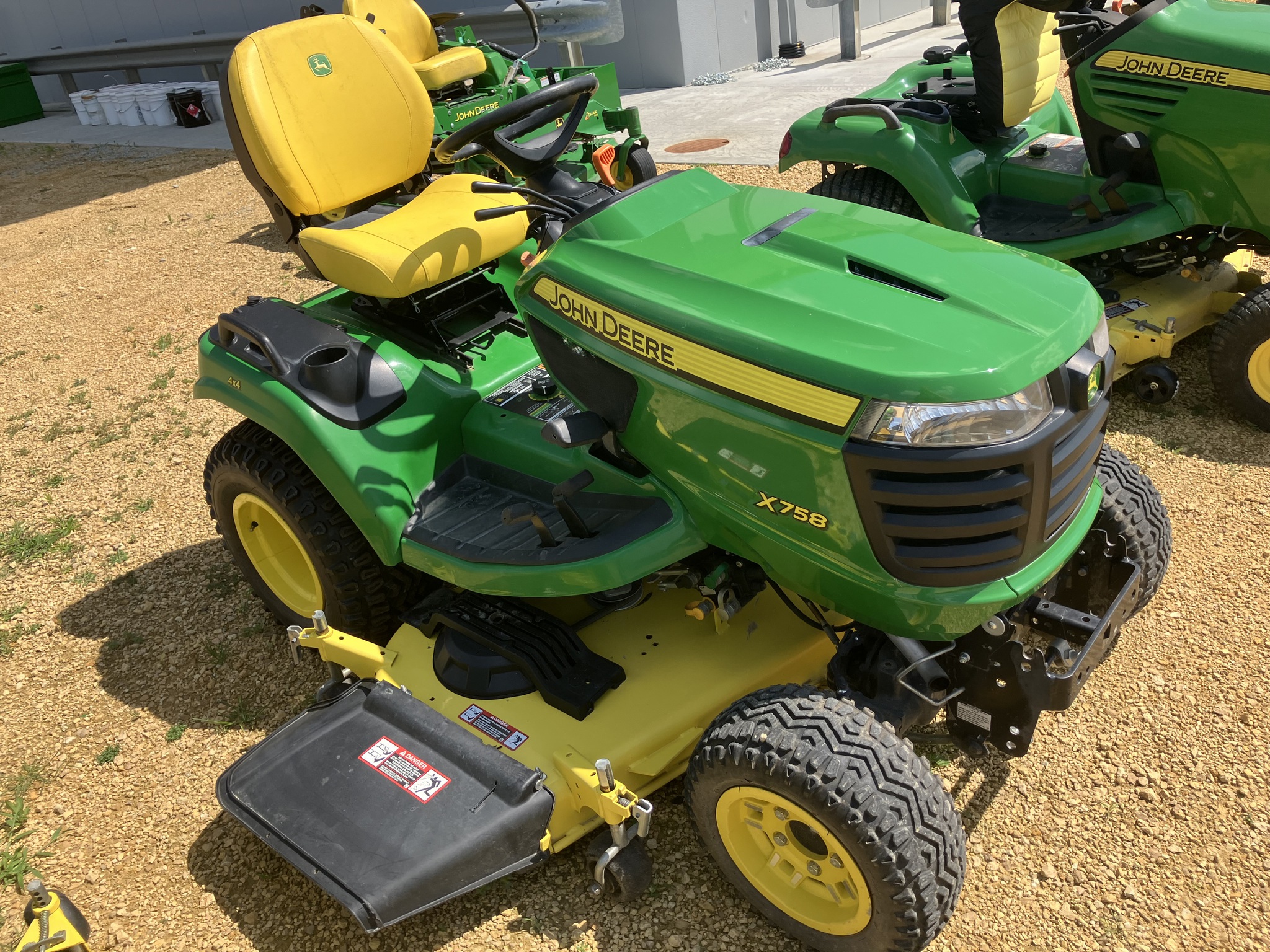 2019 John Deere X758 Image 2