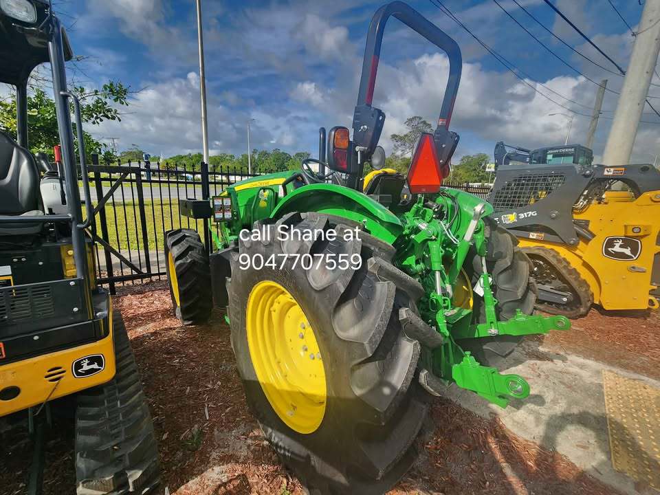 2025 John Deere 5075M Image 3