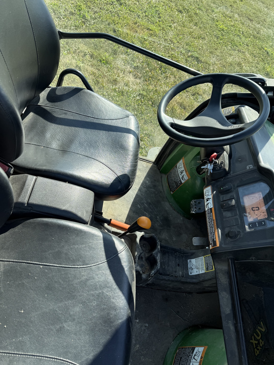 2014 John Deere XUV 825i Power Steering Image 10