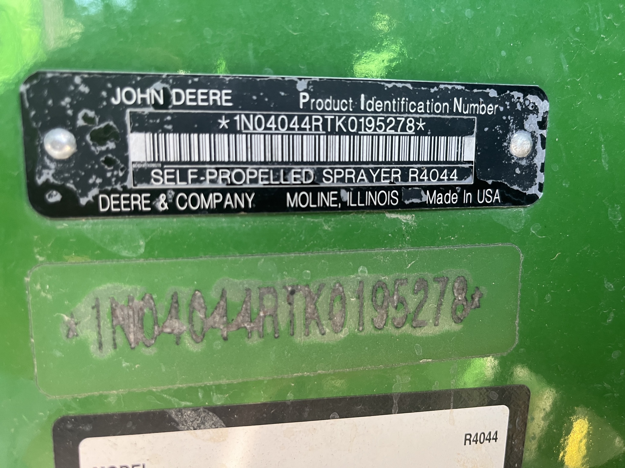 2019 John Deere R4044 Image 14