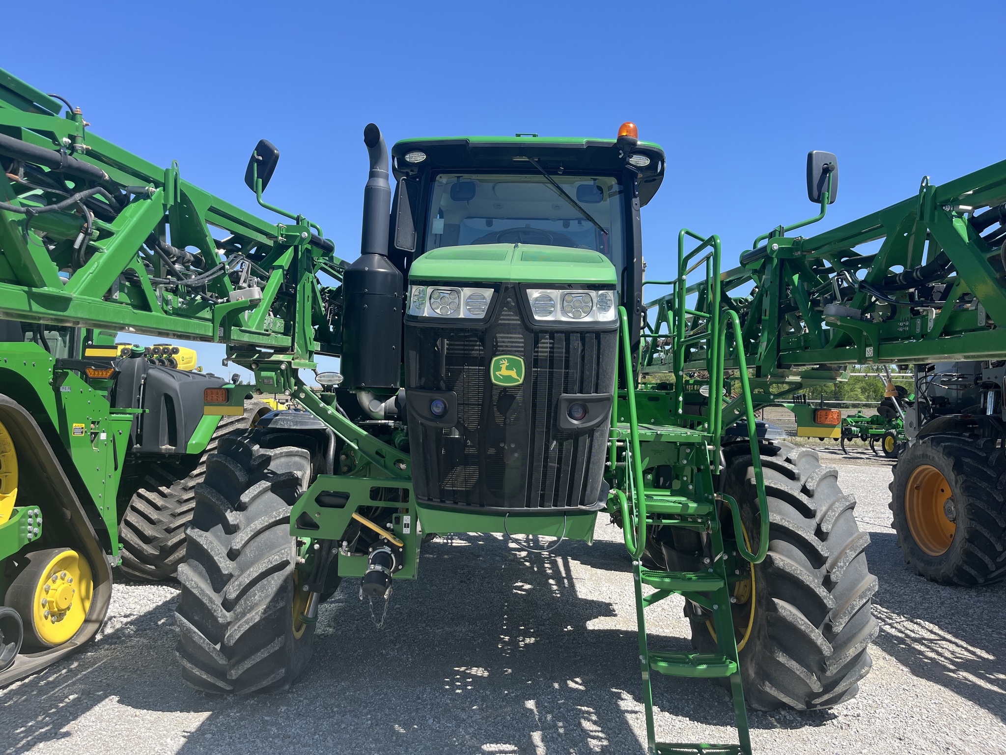 2019 John Deere R4044 Image 2