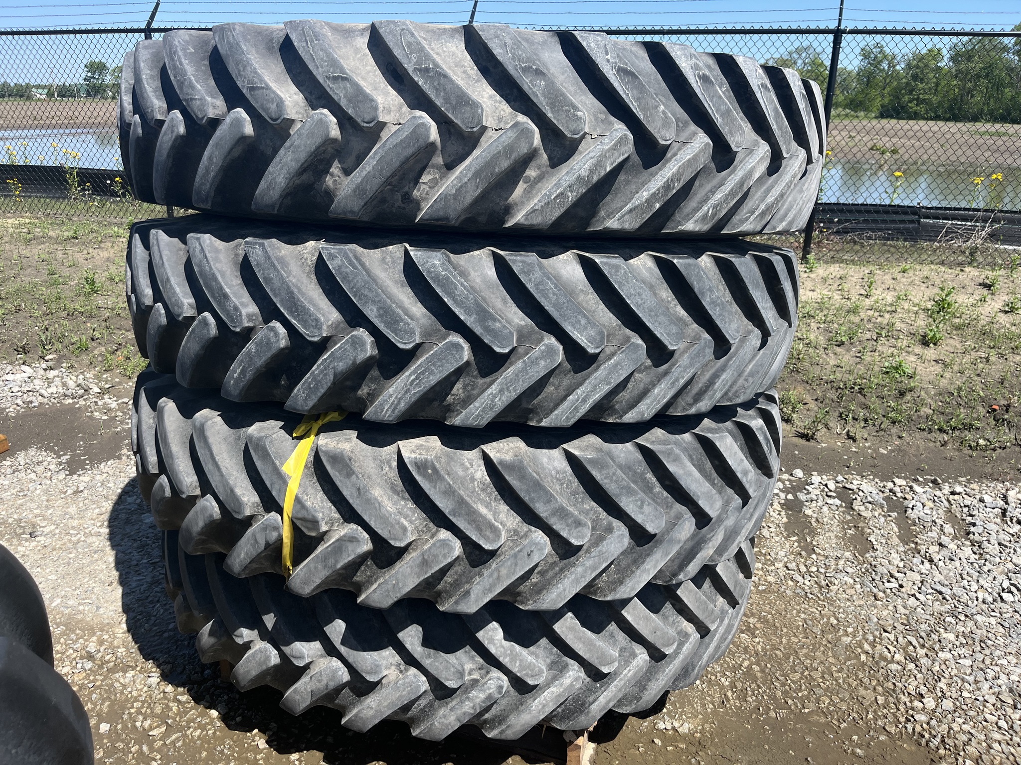2019 John Deere R4044 Image 12