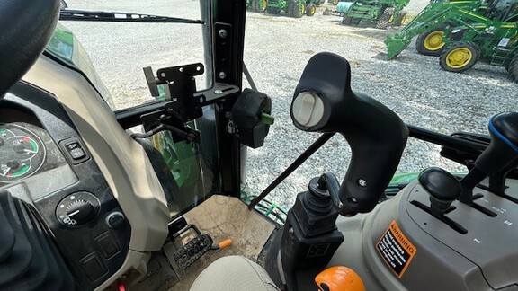 Photo of 2023 John Deere 6120E