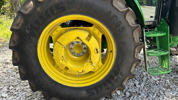 Photo of 2023 John Deere 6120E