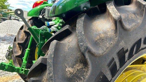 Photo of 2023 John Deere 6120E