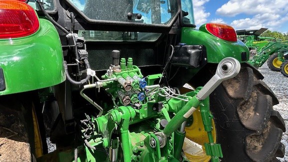 Photo of 2023 John Deere 6120E