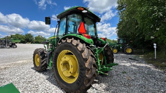 Photo of 2023 John Deere 6120E
