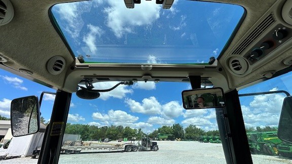 Photo of 2023 John Deere 6120E