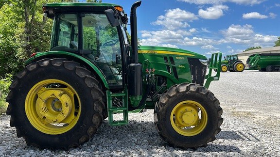 Photo of 2023 John Deere 6120E
