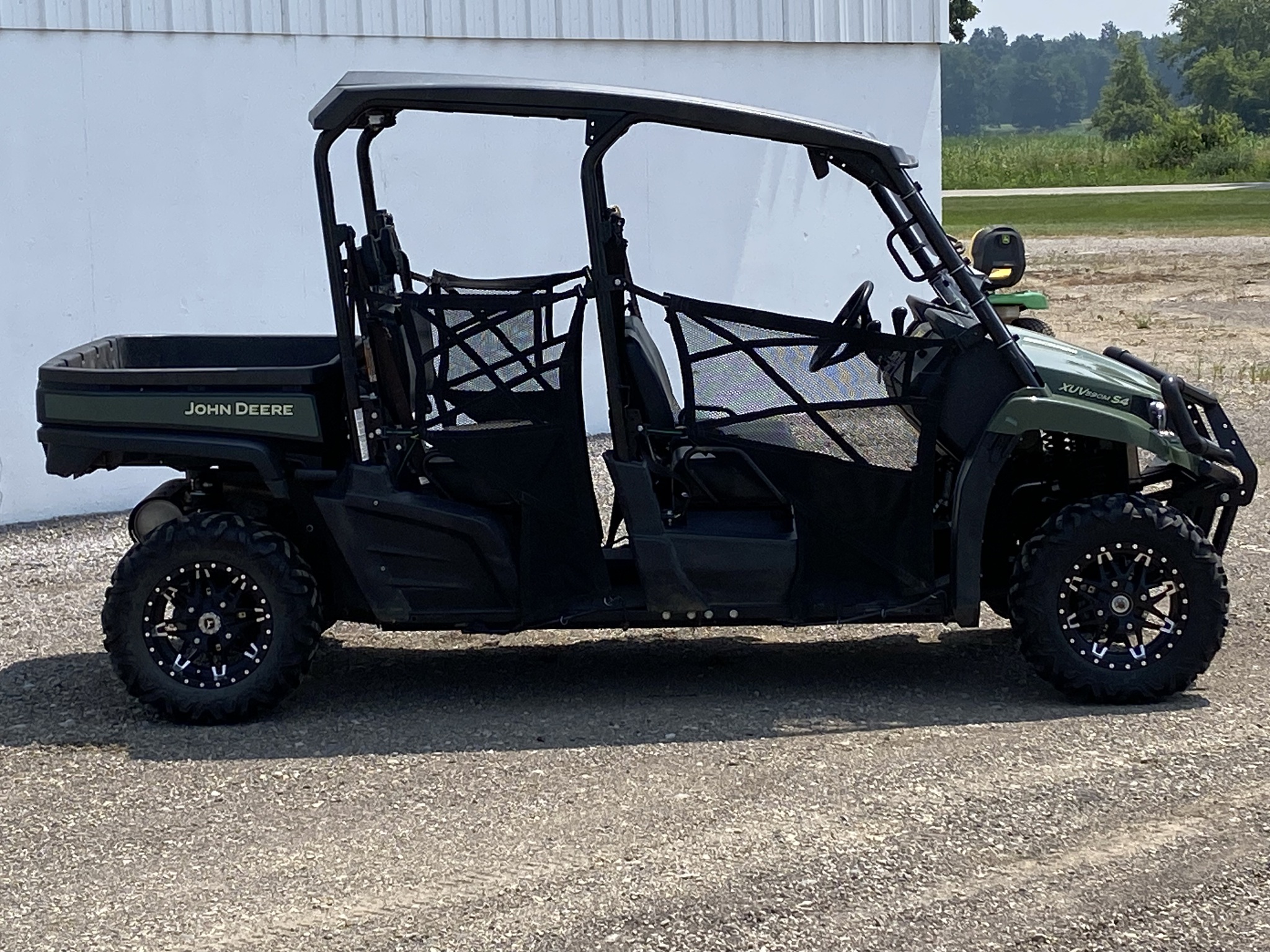 2019 John Deere XUV 590M S4 Image 2
