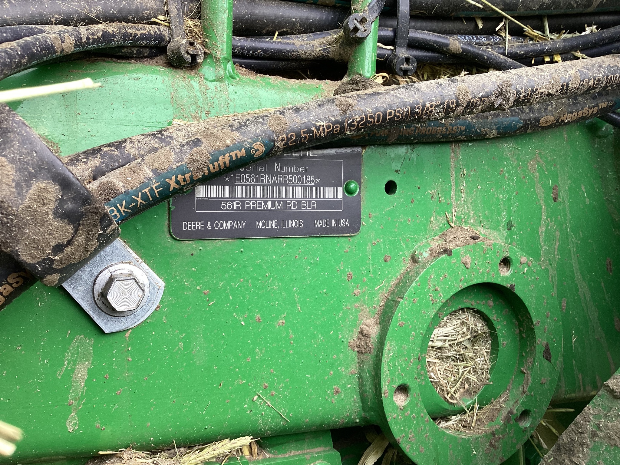 2024 John Deere 561R Image 40