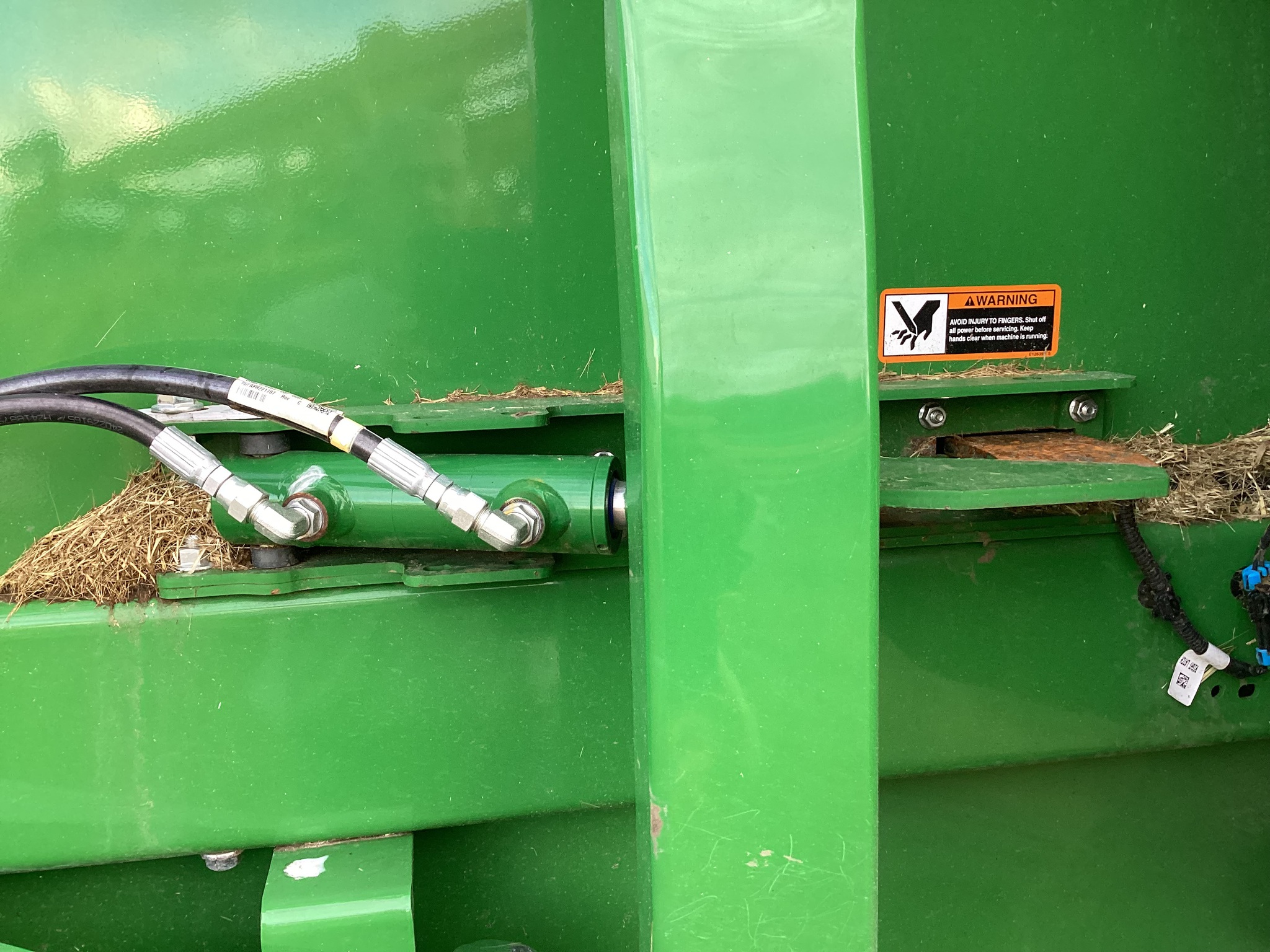 2024 John Deere 561R Image 16