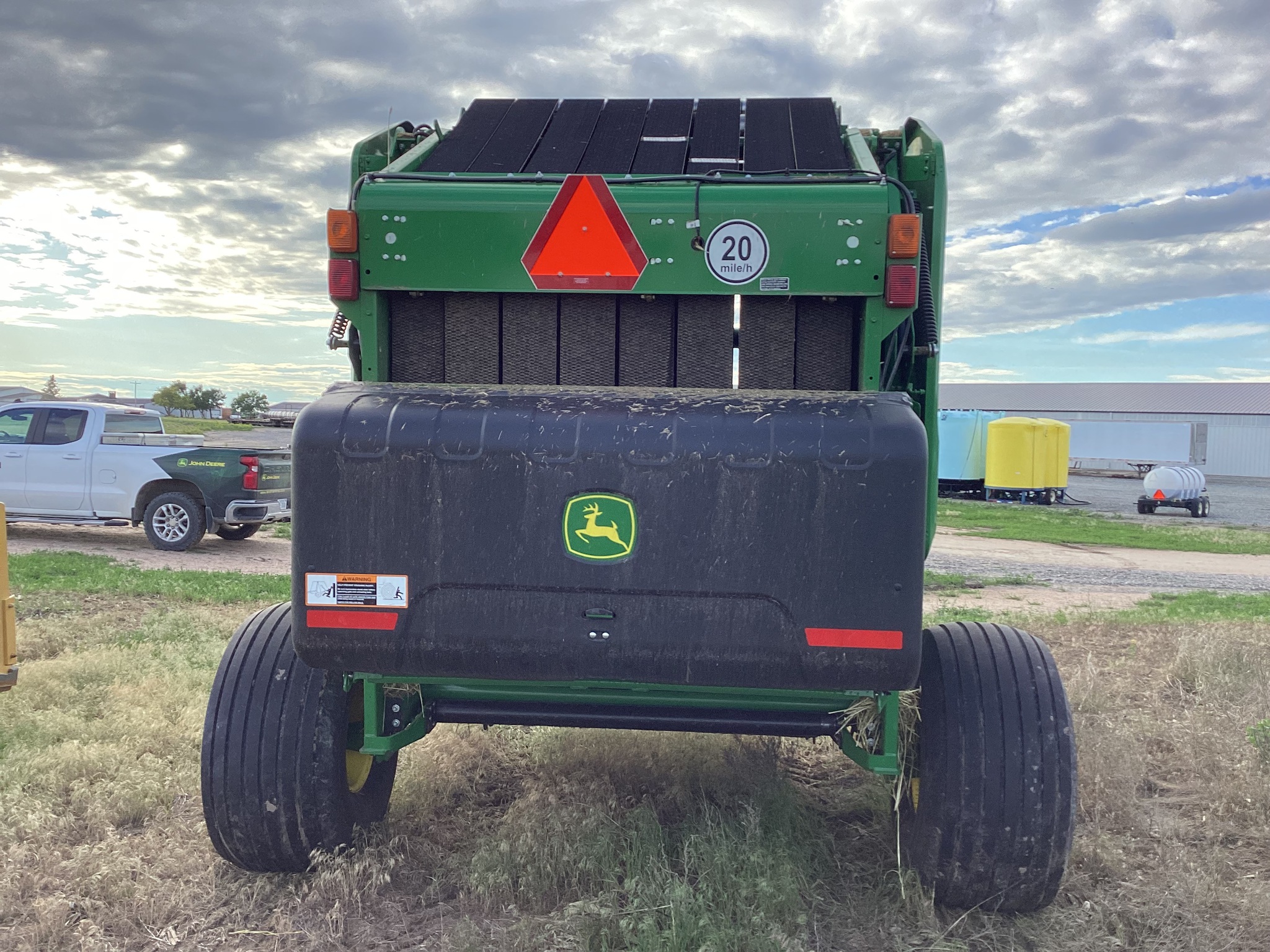 2024 John Deere 561R Image 8