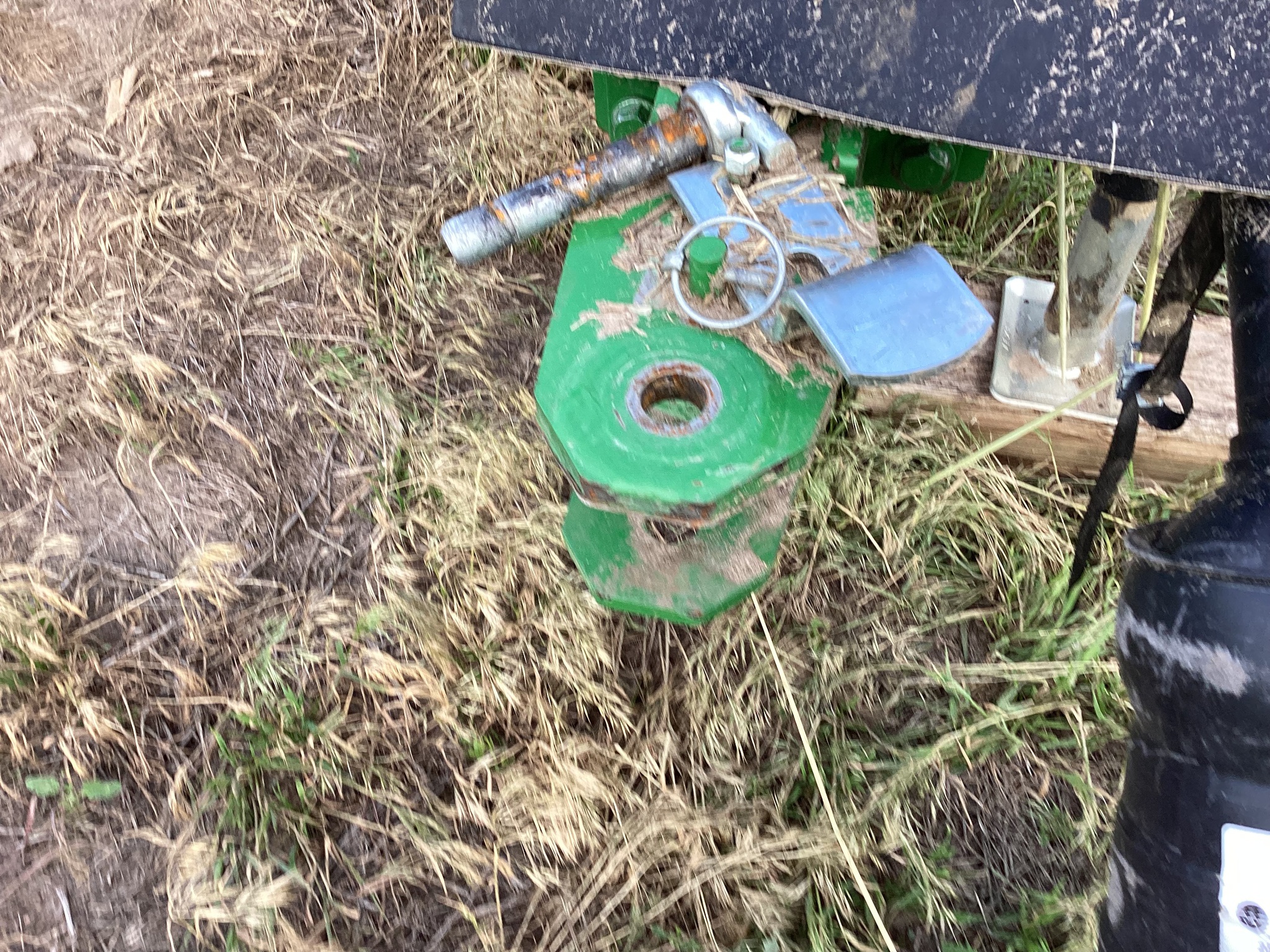 2024 John Deere 561R Image 30