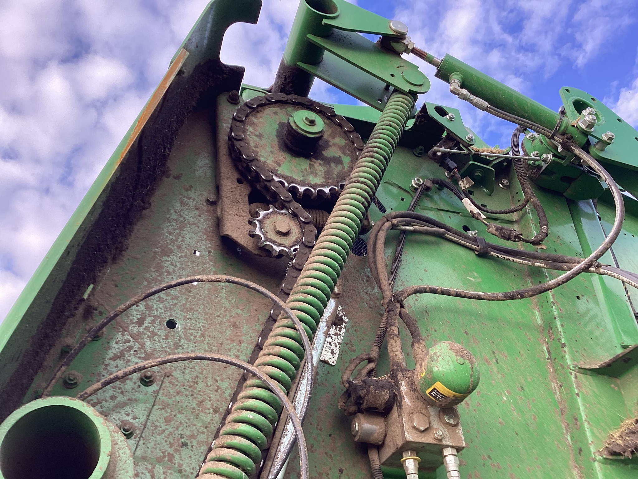 2024 John Deere 561R Image 14
