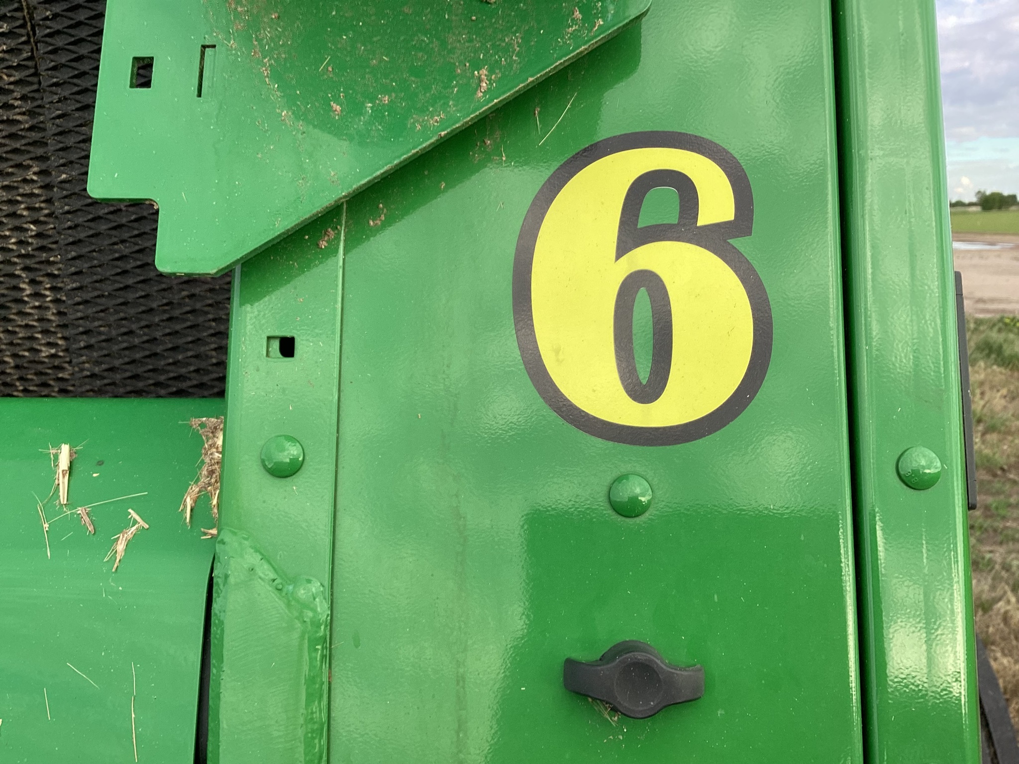 2024 John Deere 561R Image 38