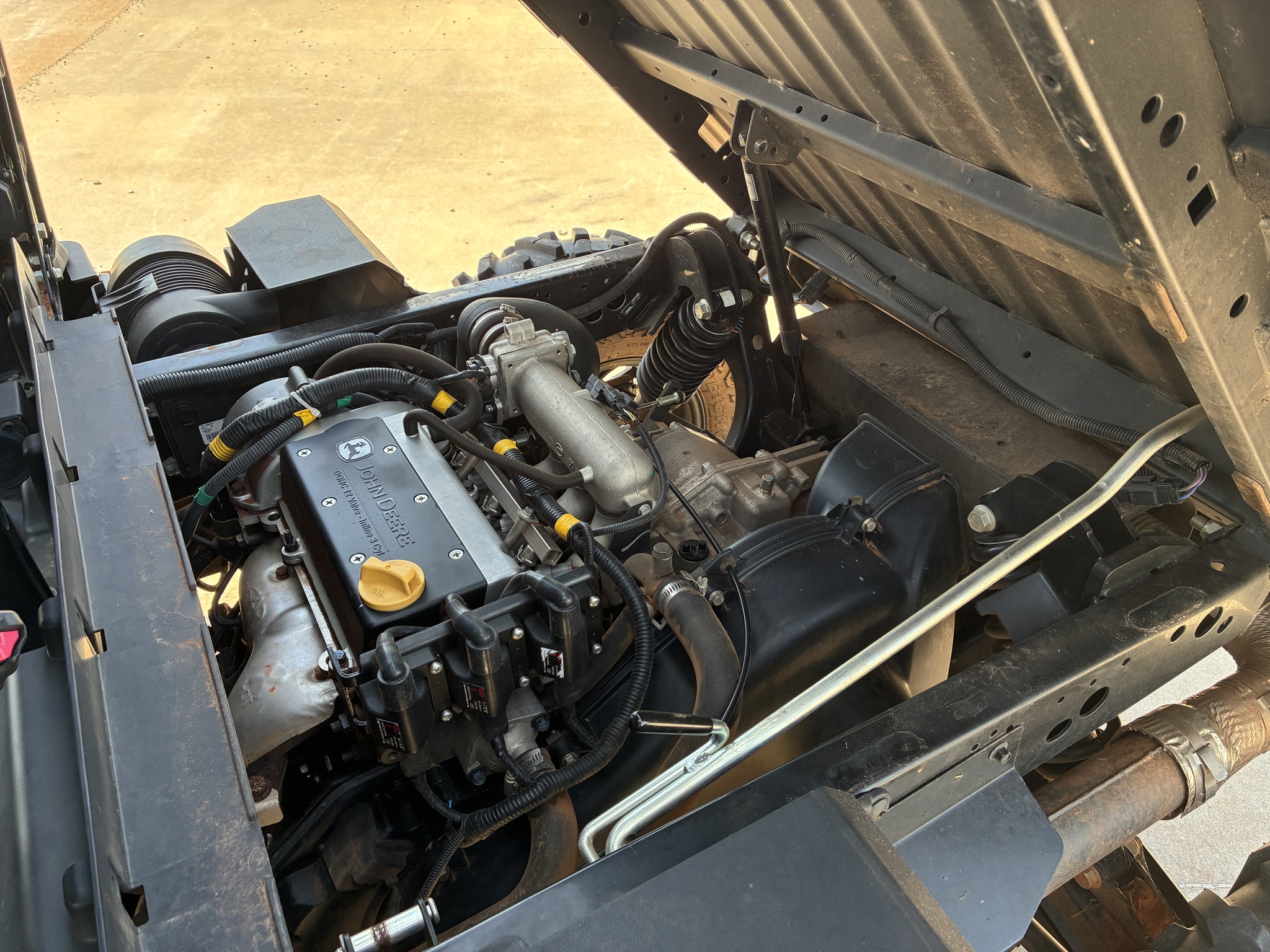 2021 John Deere XUV 835M Image 17
