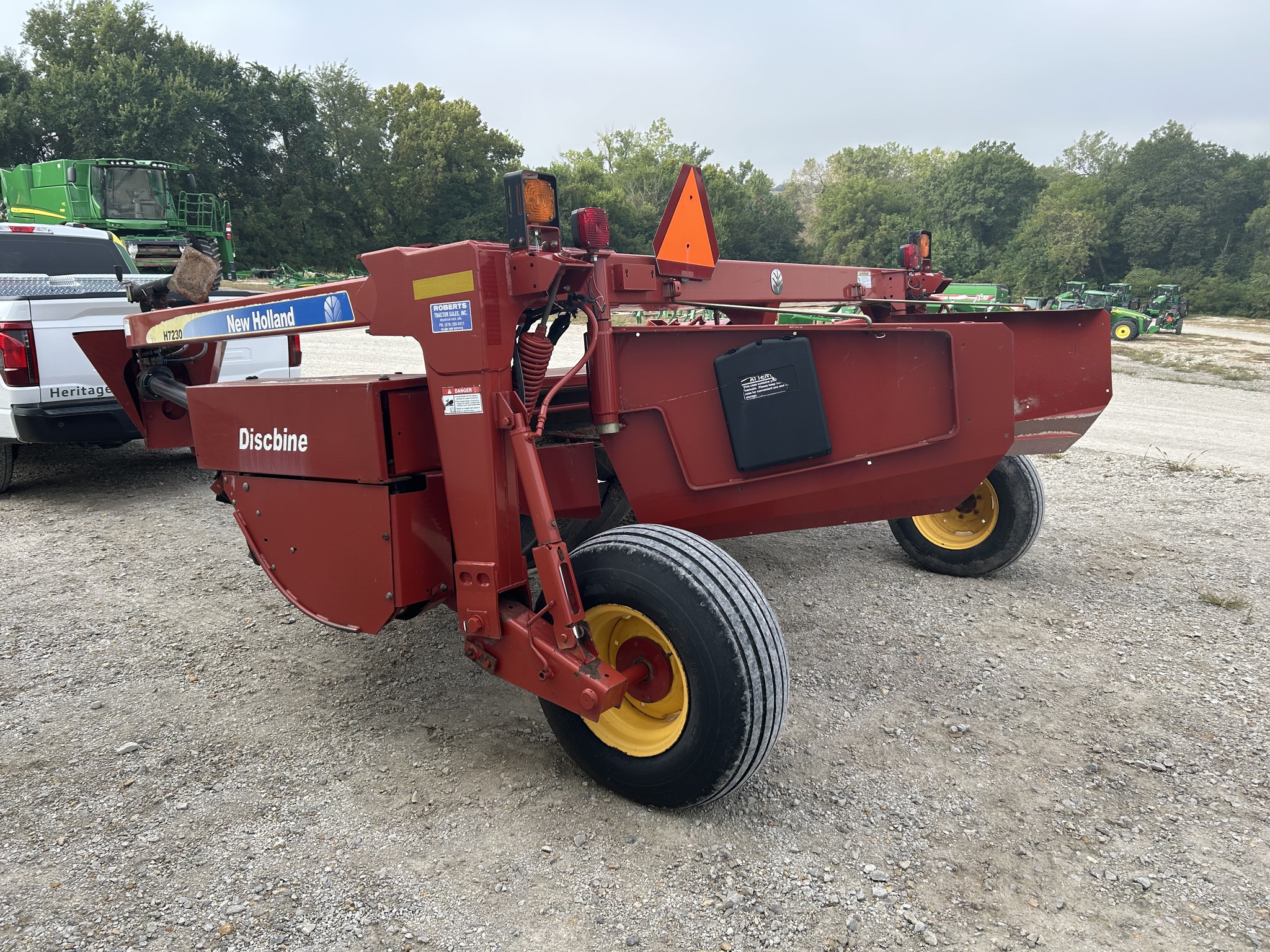  2013 New Holland H7230 at Heritage Tractor in Atchison, KS
