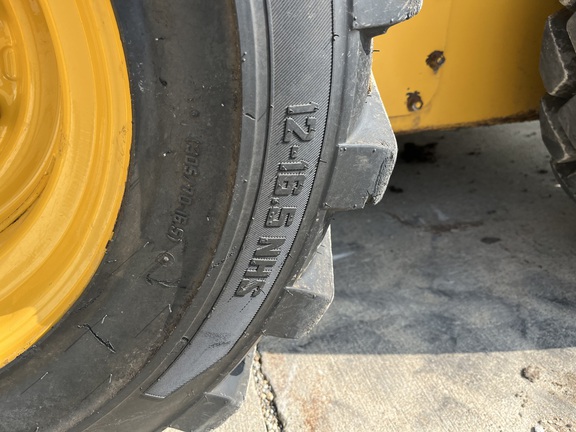 2024 John Deere 324G - Photo10