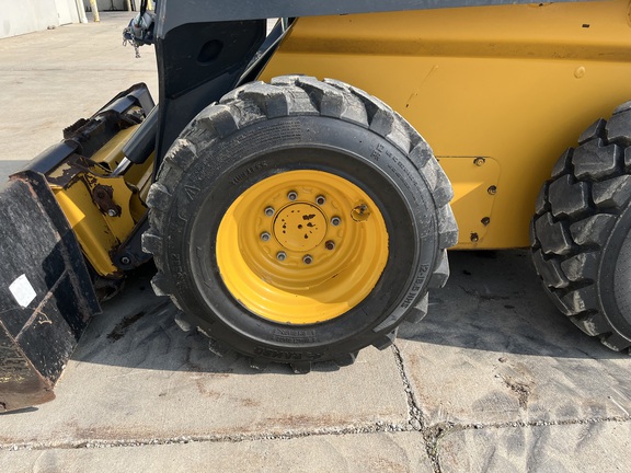 2024 John Deere 324G - Photo9