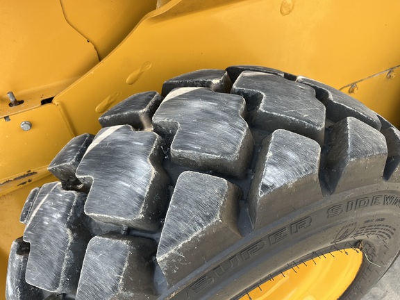 2024 John Deere 324G - Photo17