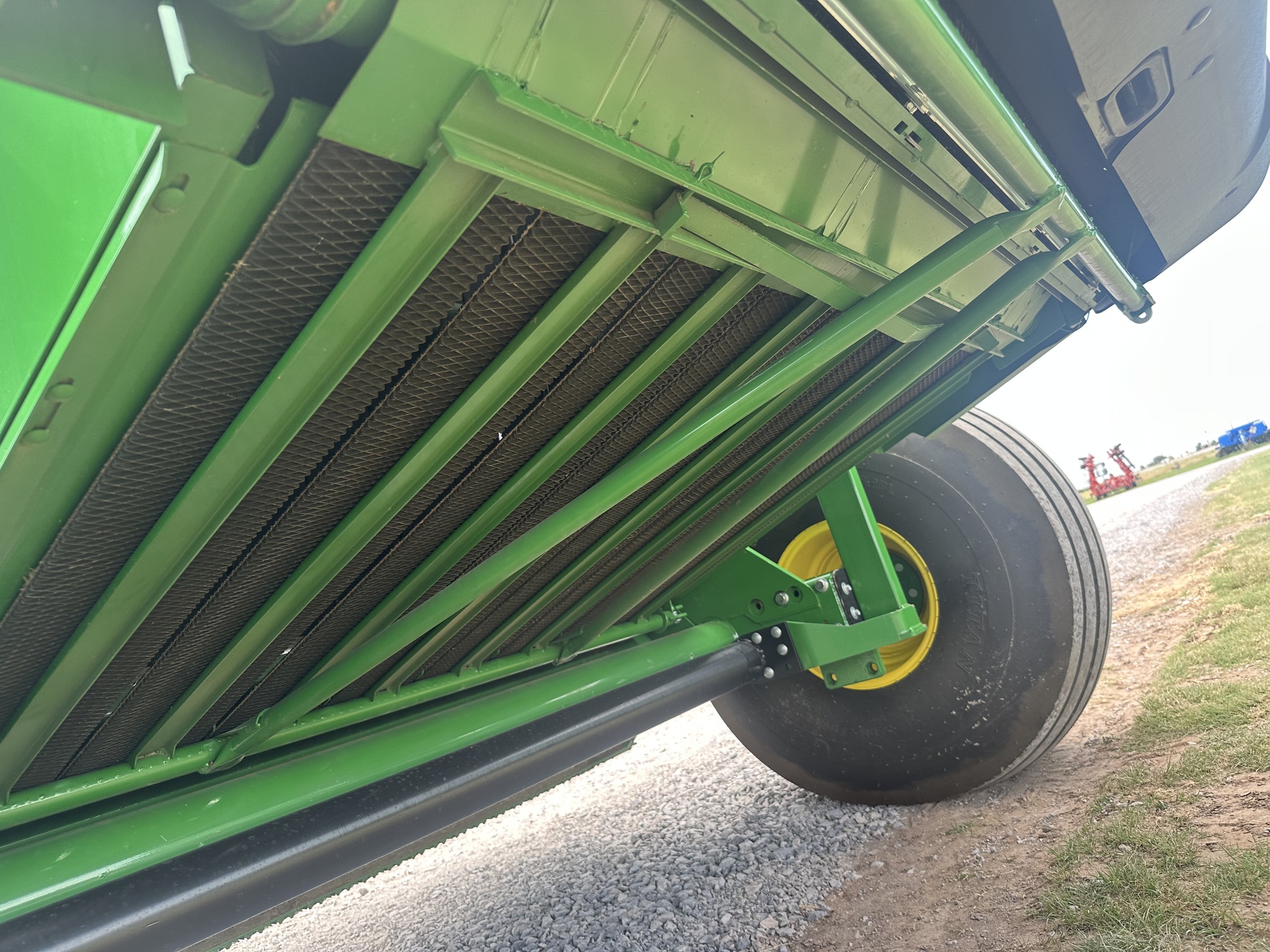 2022 John Deere 560M Image 16