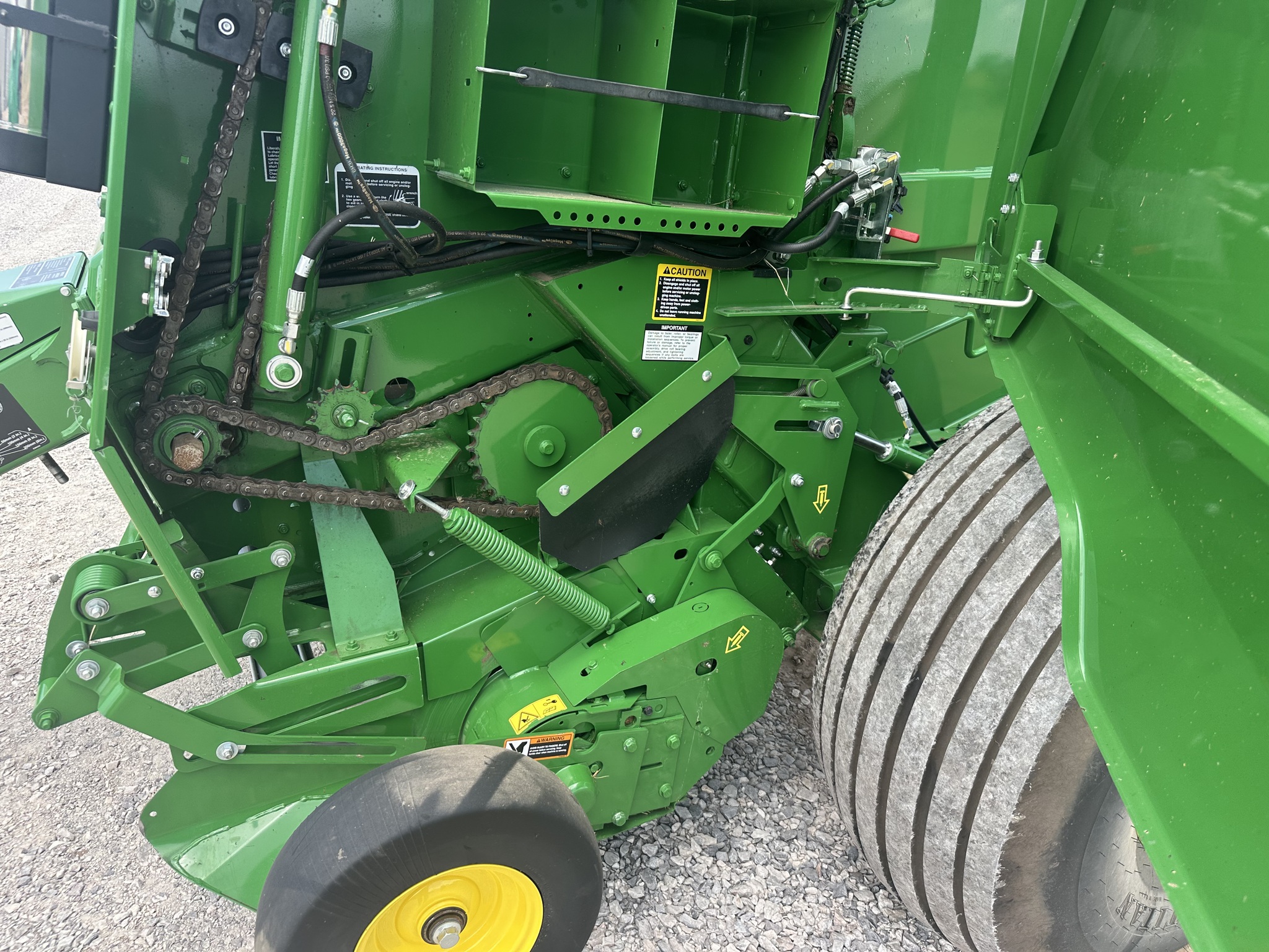 2022 John Deere 560M Image 15