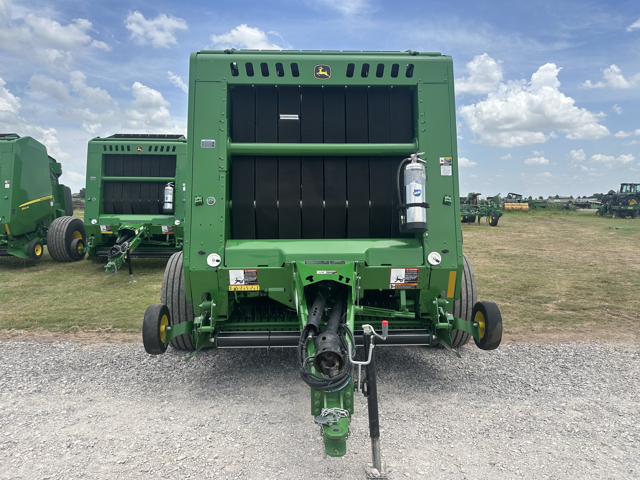 2022 John Deere 560M Image 11
