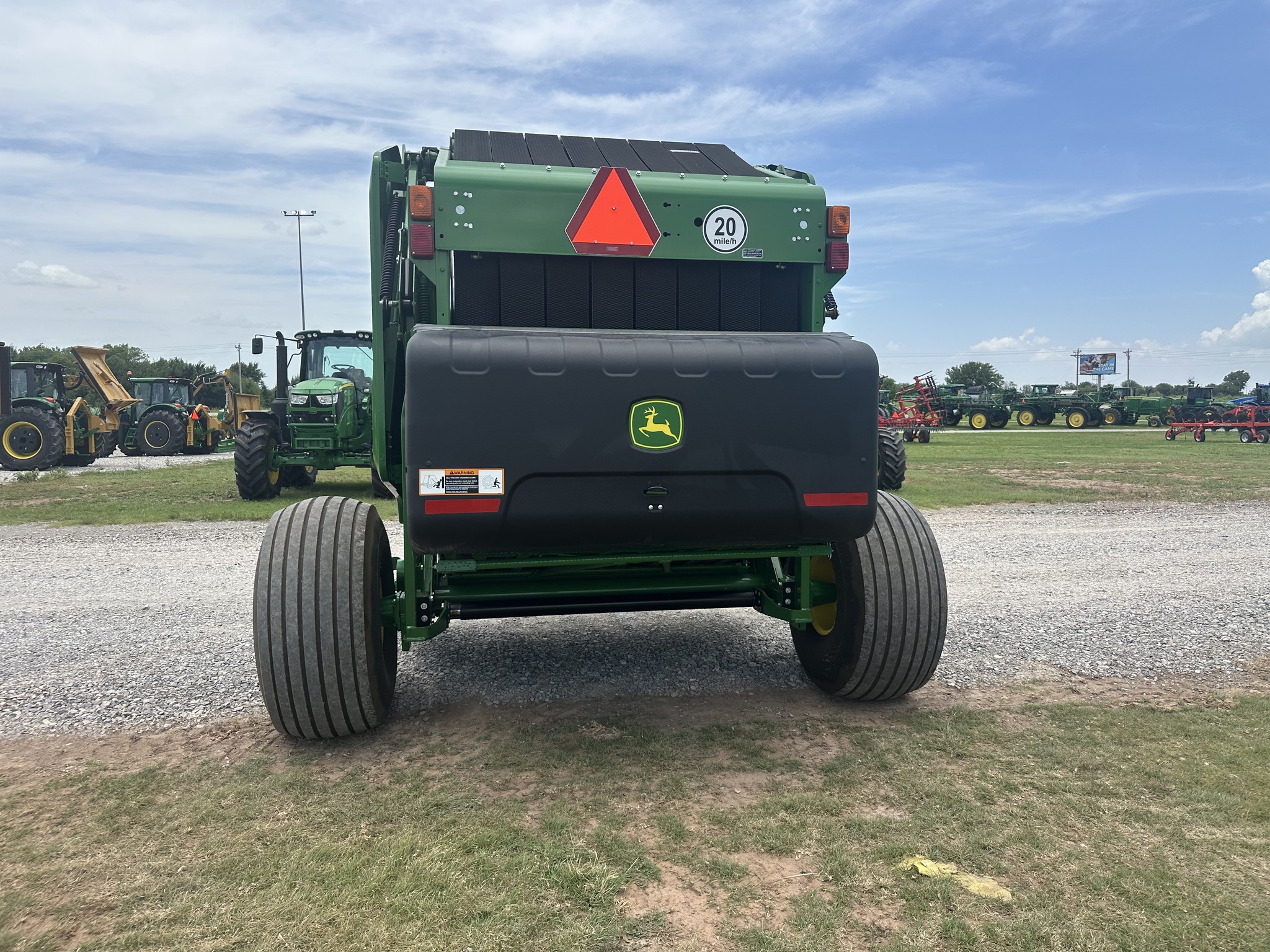 2022 John Deere 560M Image 5