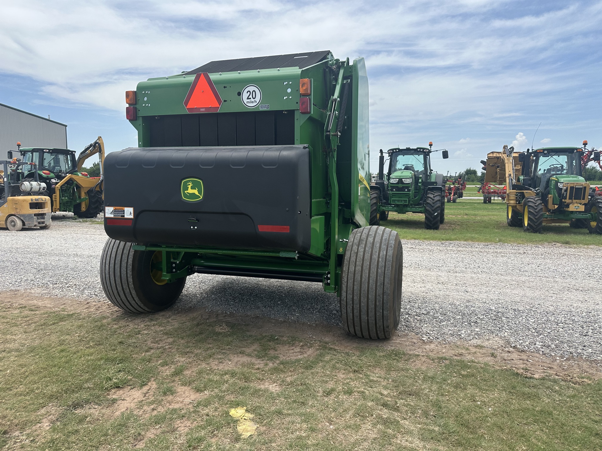 2022 John Deere 560M Image 6