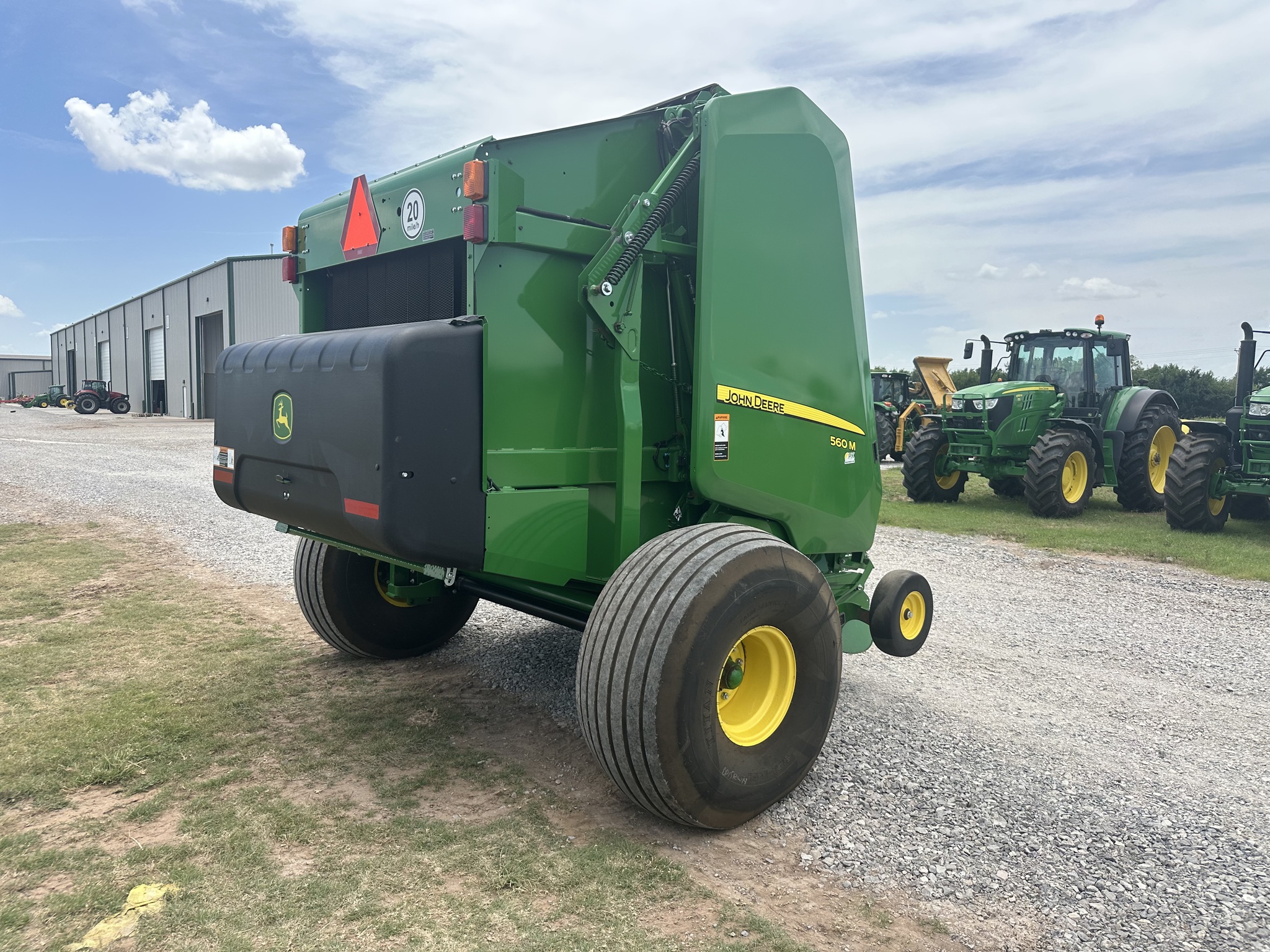 2022 John Deere 560M Image 7