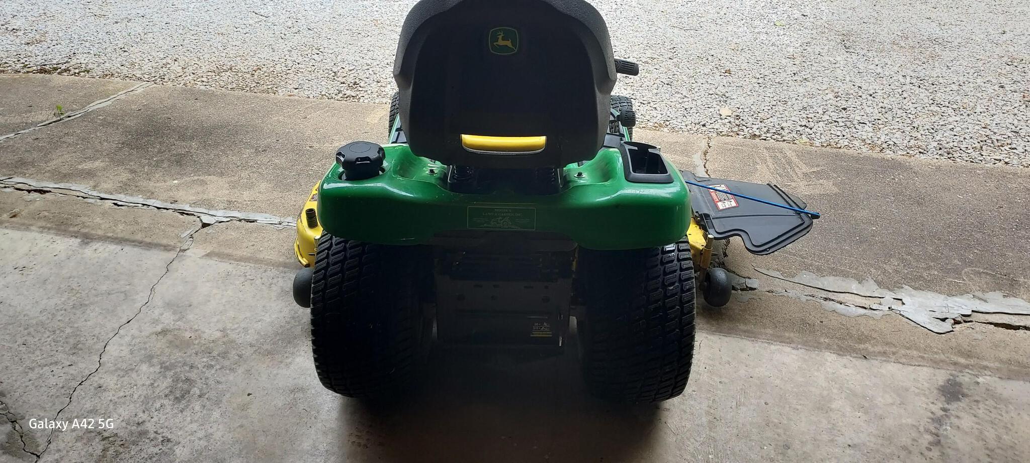 2020 John Deere X380 Image 4
