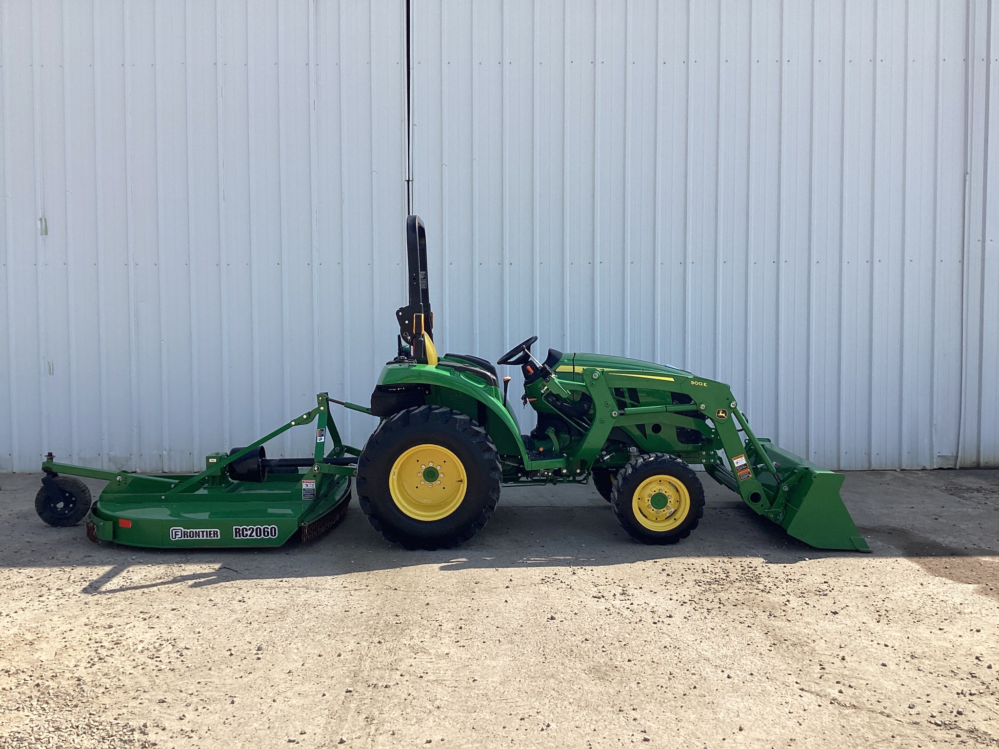 2022 John Deere 3025D Image 11