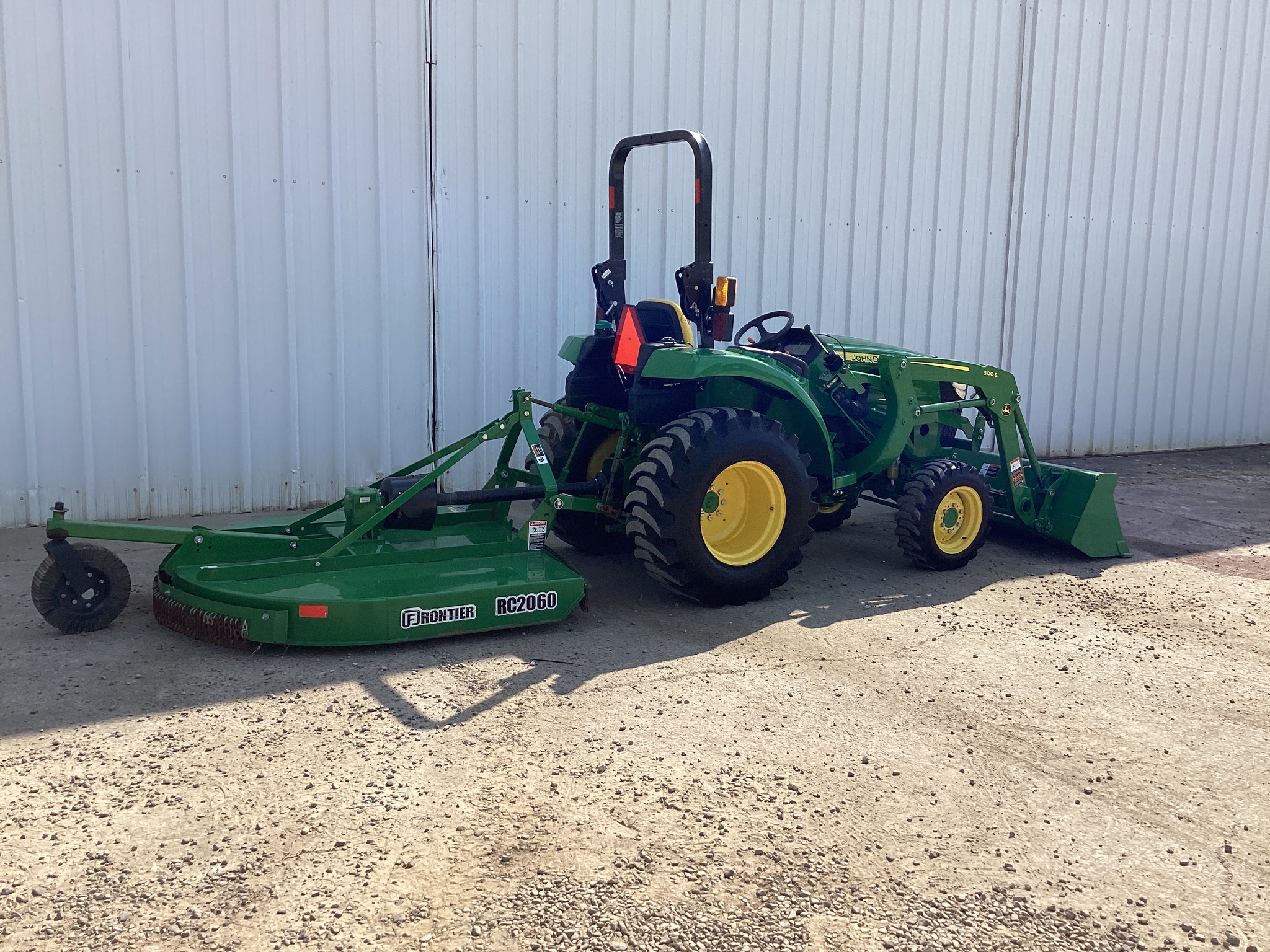 2022 John Deere 3025D Image 8