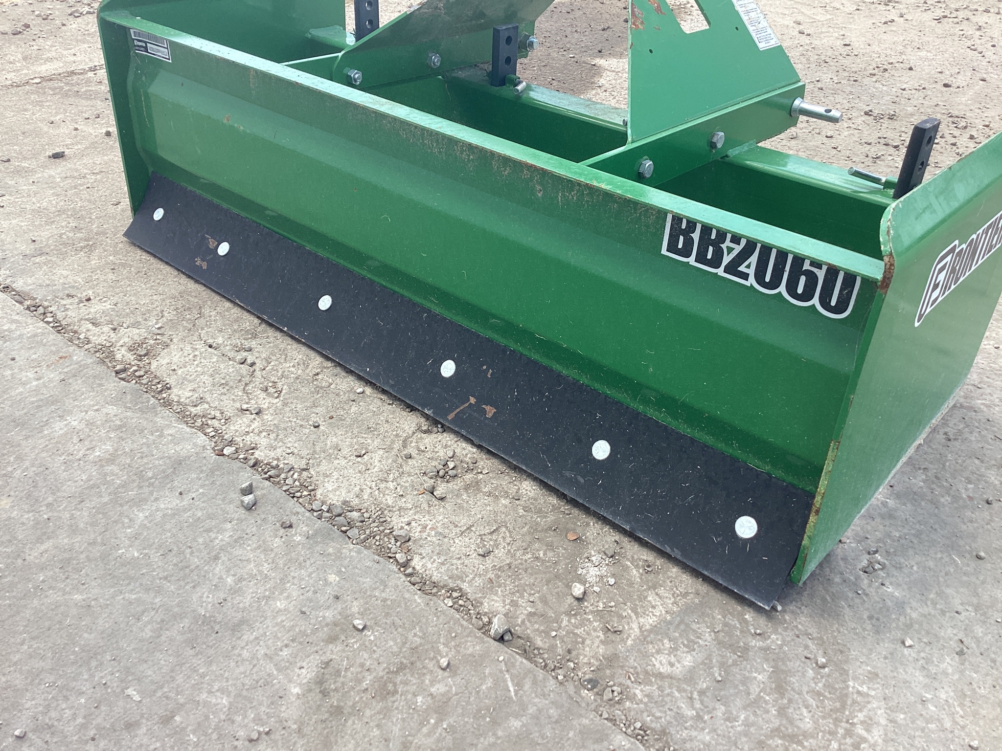 2022 John Deere 3025D Image 31
