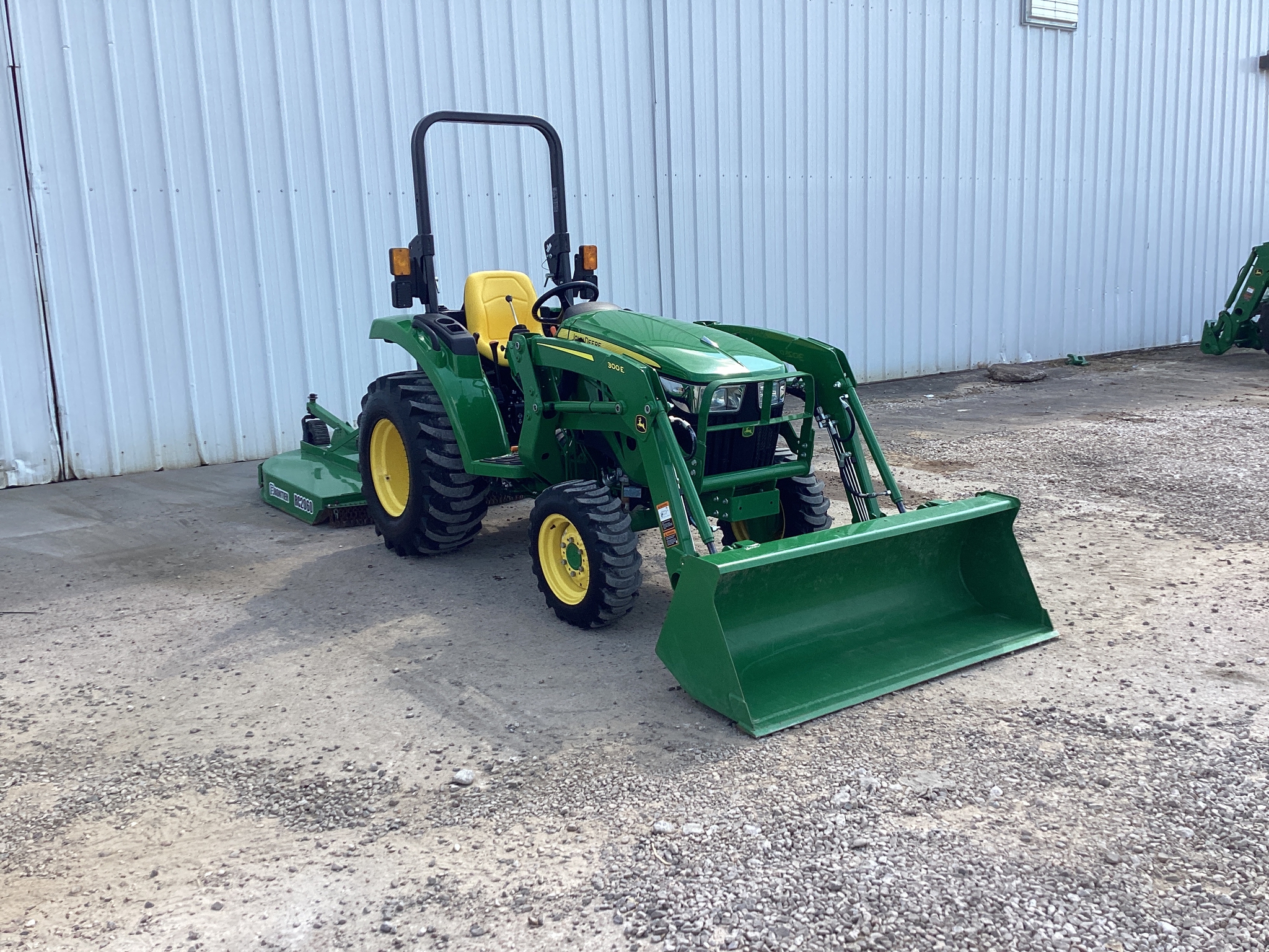 2022 John Deere 3025D Image 12