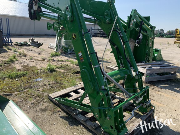 Photo of 2021 John Deere 660R
