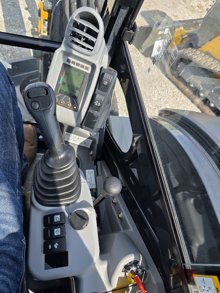 2025 John Deere 60 P Image 10