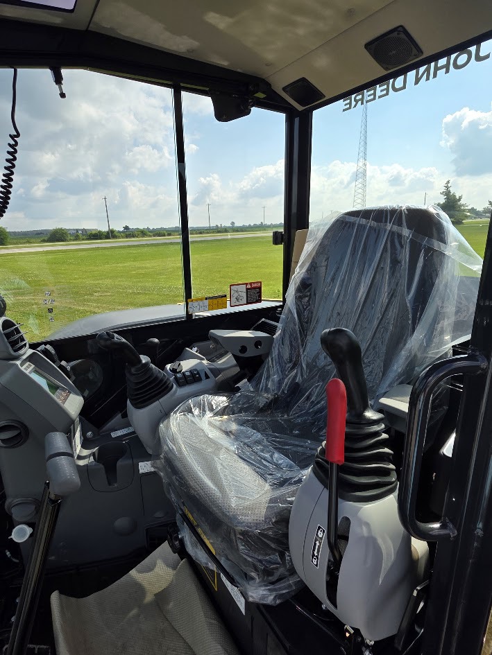 2025 John Deere 60 P Image 6