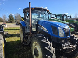 Tractor - Utility For Sale 2006 New Holland TS130A Std.Cab , 130 HP