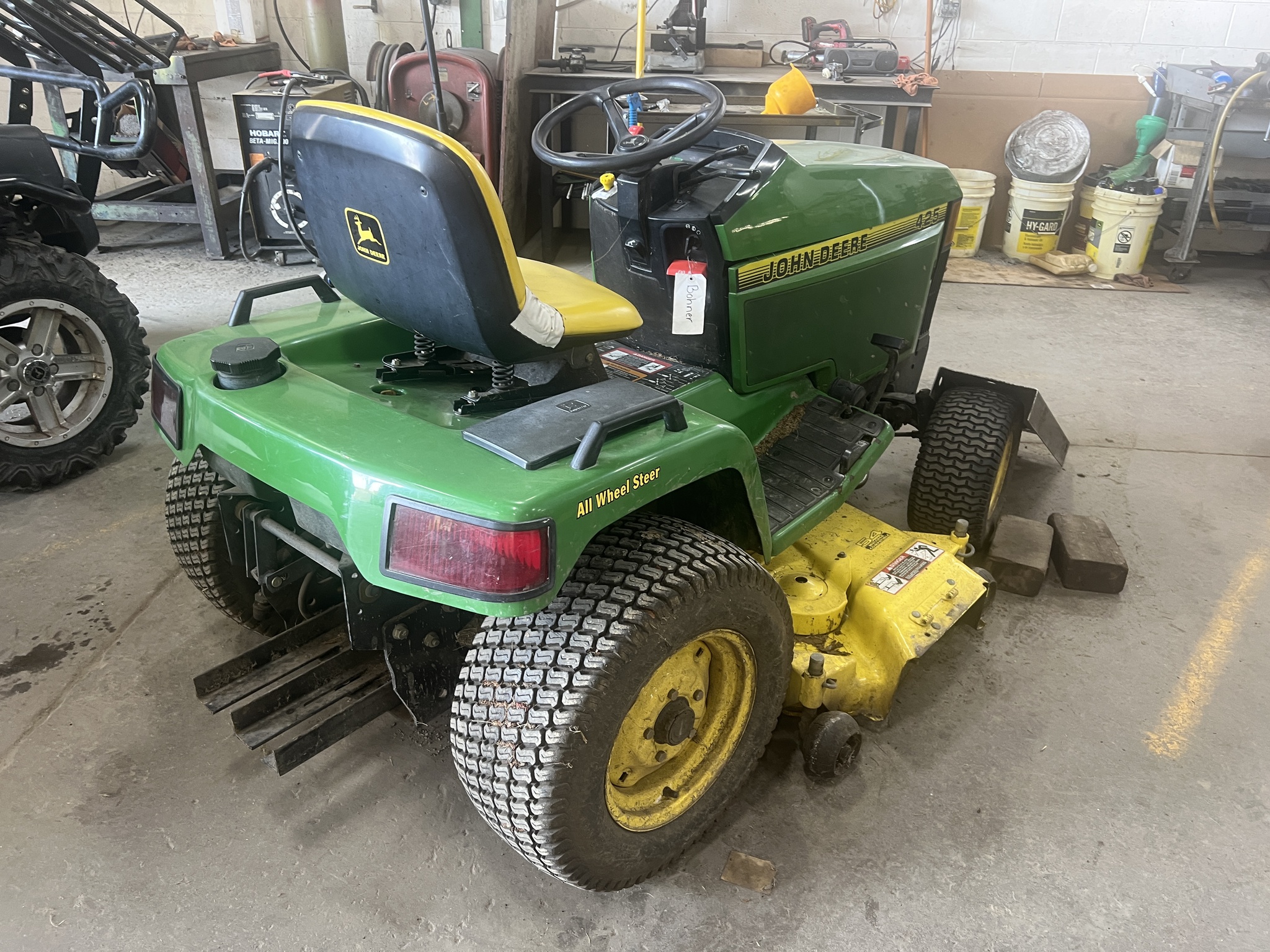 1998 John Deere 425 Image 3