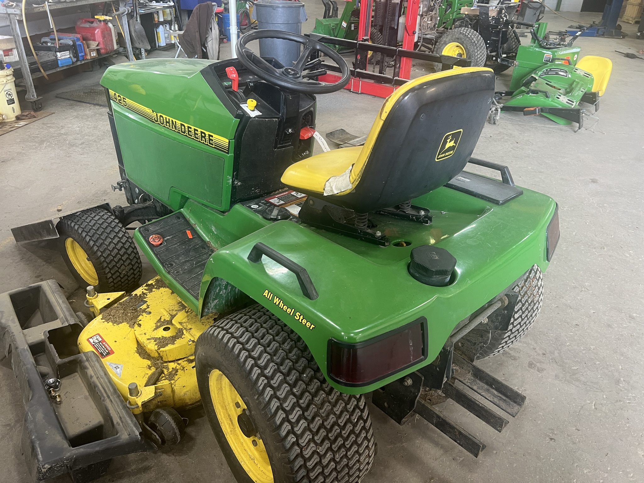 1998 John Deere 425 Image 5