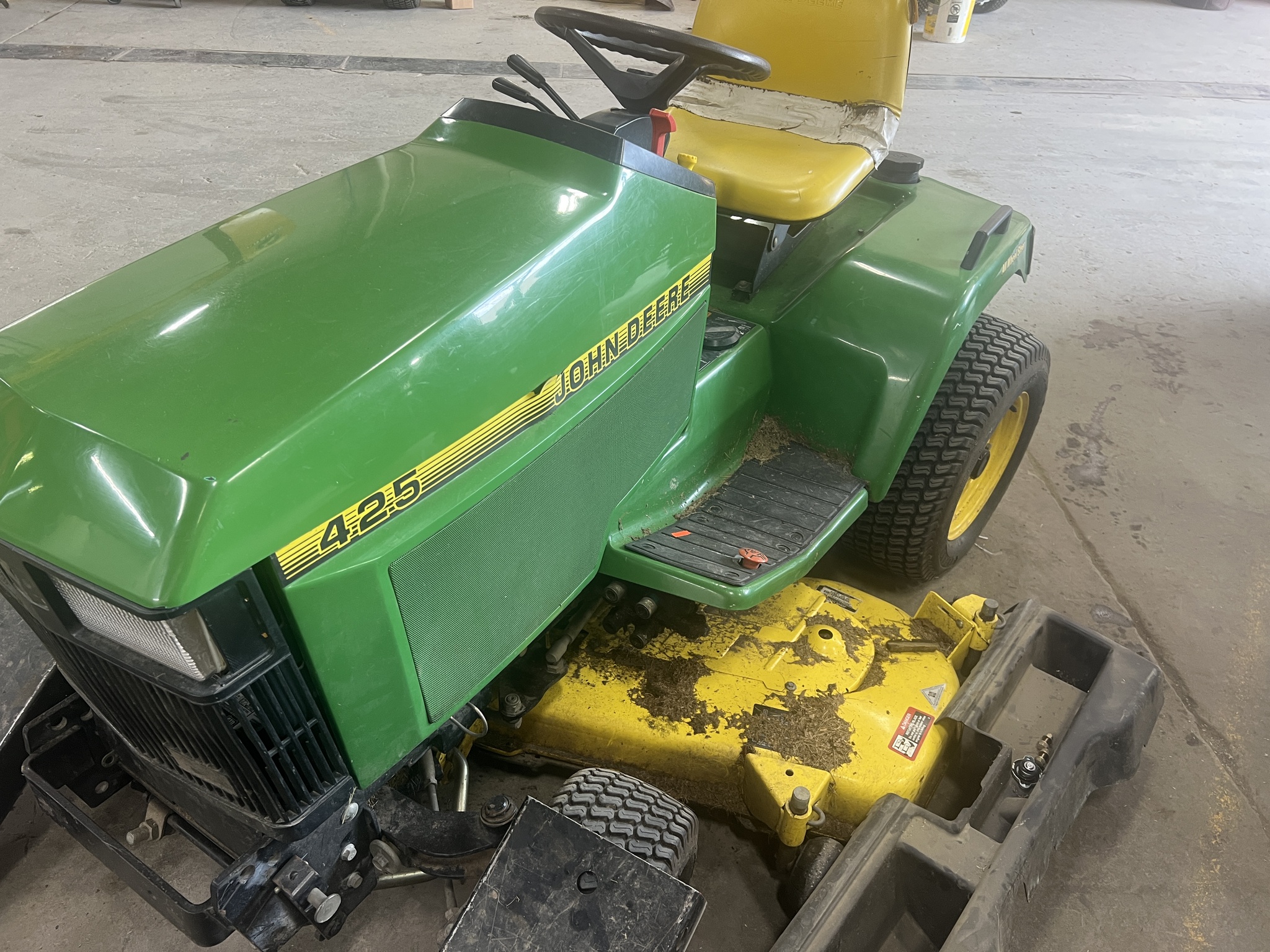 1998 John Deere 425 Image 7