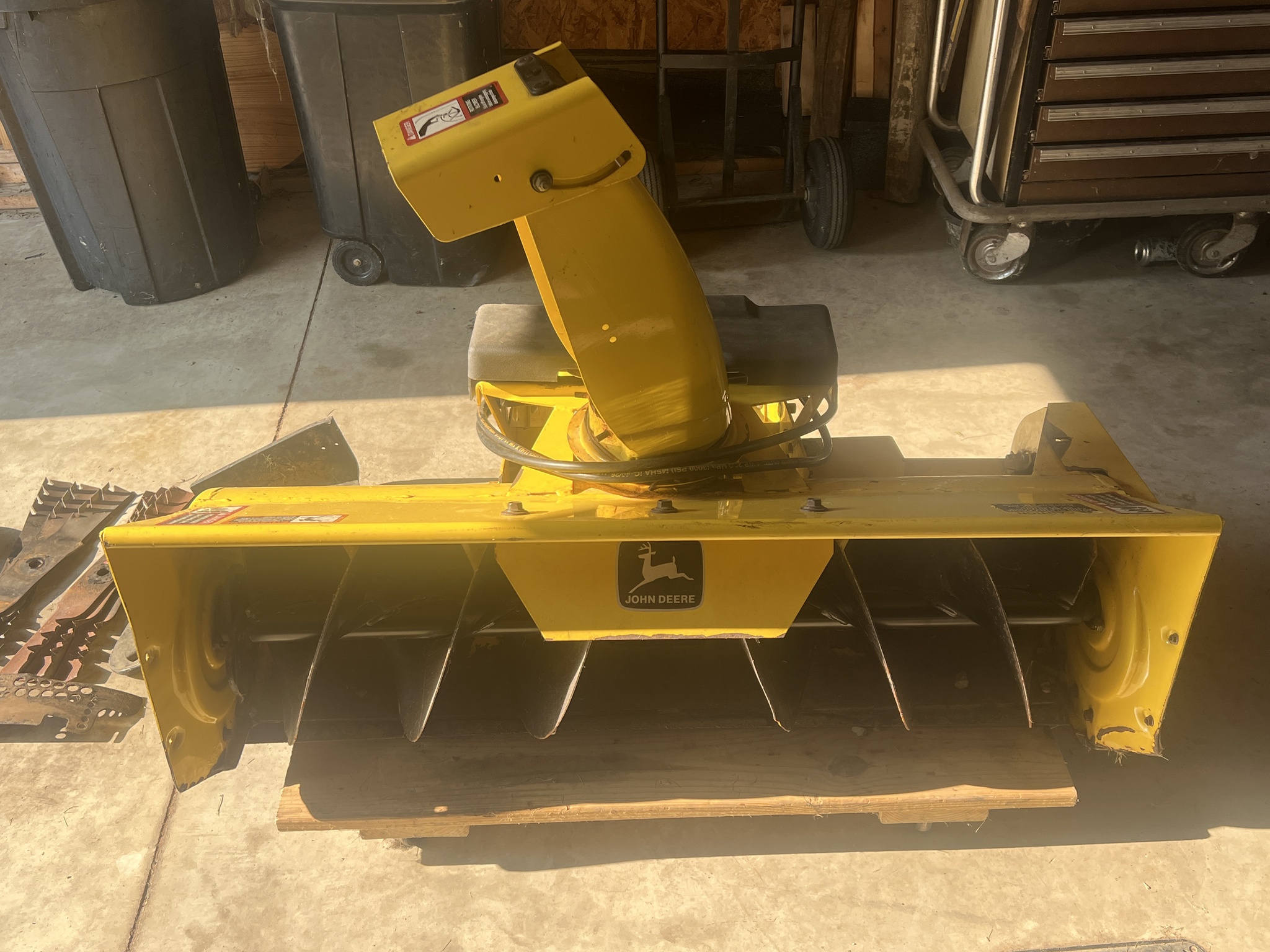 1998 John Deere 425 Image 12