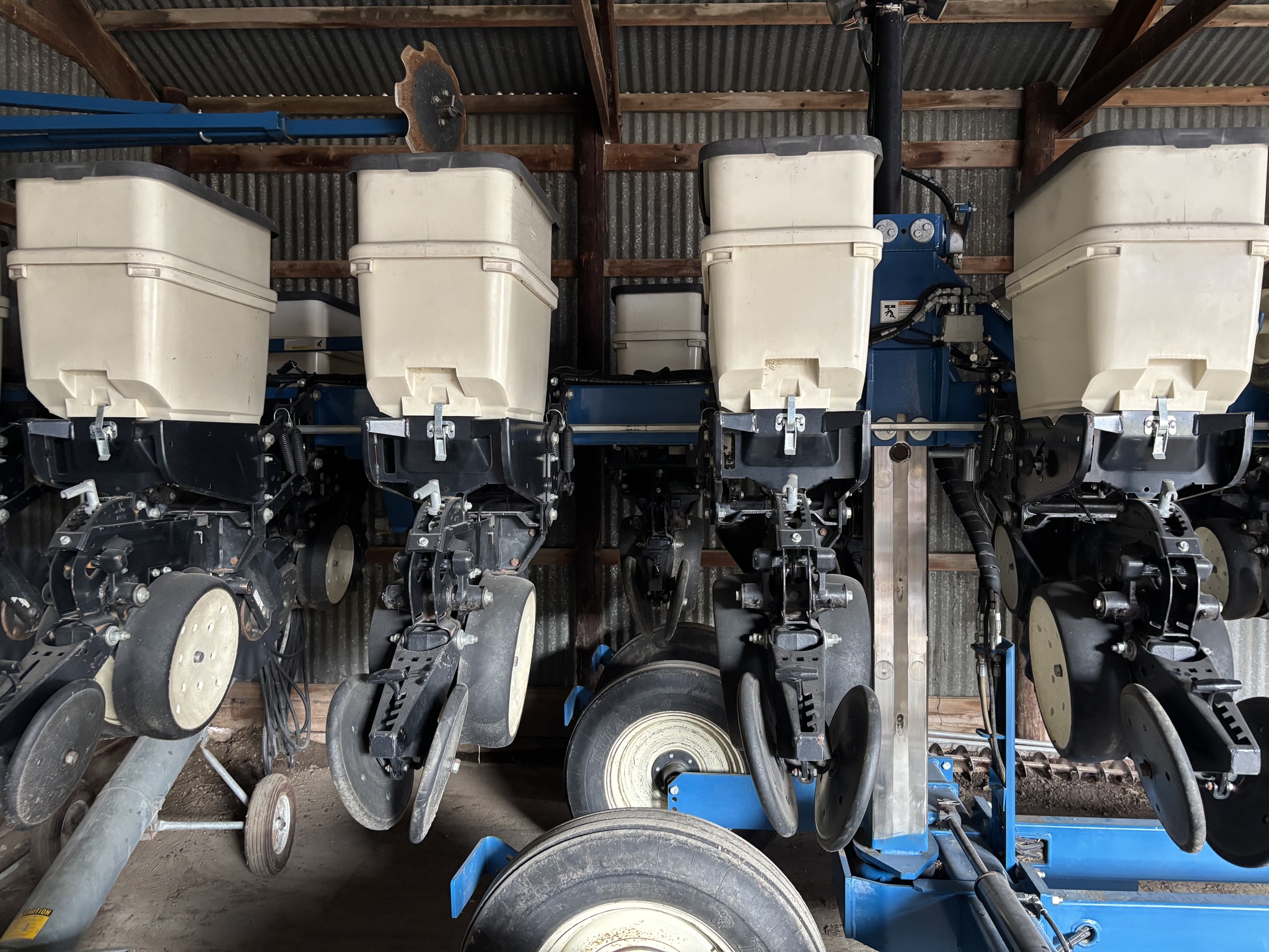 2013 Kinze 3500 Image 9